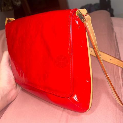 Louis Vuitton Monogram Vernis Malibu Street - Red Shoulder Bags, Handbags -  LOU764618