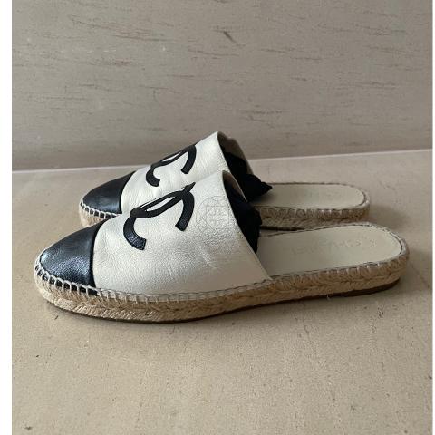 Chanel hot sale espadrille mules