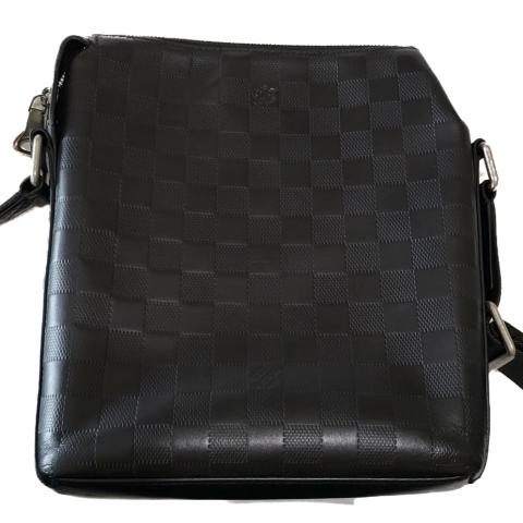 Louis Vuitton 2018 Damier Infini Discovery Messenger BB - Black Messenger  Bags, Bags - LOU268503