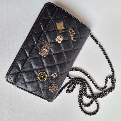 CHANEL Pre-Owned Lucky Charms diamond-quilted wallet-on-chain - Farfetch