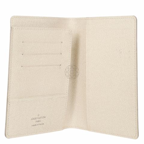 Louis Vuitton Passport Cover Taiga Leather 60397168
