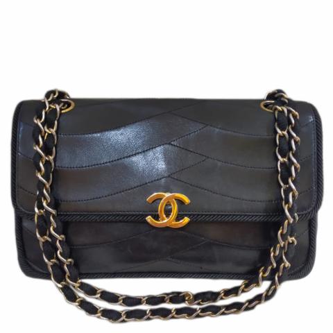 80's vintage CHANEL black lambskin shoulder bag with golden large