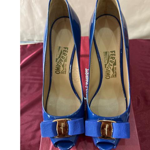 Salvatore ferragamo sales shoes heels