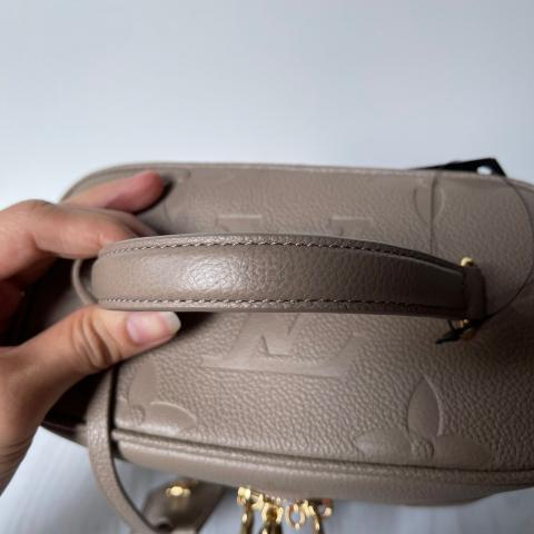 Vanity cloth handbag Louis Vuitton Brown in Cloth - 13610186