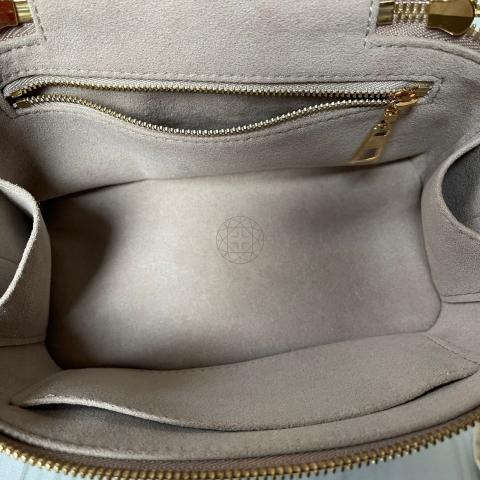 Cloth vanity case Louis Vuitton Brown in Cloth - 31716403