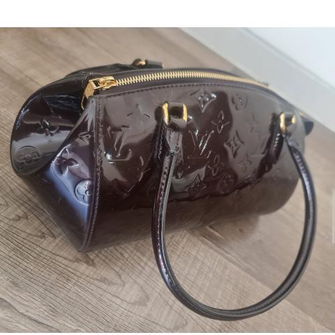Louis Vuitton Sherwood PM Monogram Vernis Leather Amarante, Luxury, Bags &  Wallets on Carousell