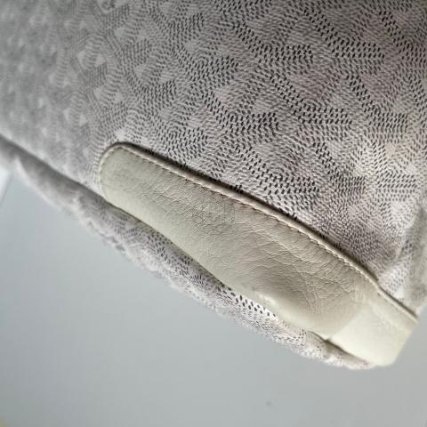Goyard White Goyardine Grenadine Shoulder Bag Leather Cloth Cloth  ref.149274 - Joli Closet