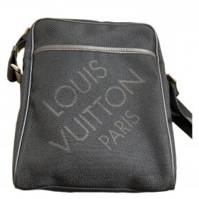 Louis Vuitton Red, White, And Black Tufted Monogram Canvas LVxUF Speedy  Bandoulière 25 Gold Hardware, 2020 Available For Immediate Sale At Sotheby's