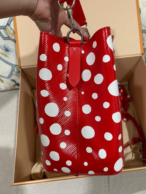 LOUIS VUITTON Yayoi Kusama Red Dot LARGE Paper Shopping Gift Bag 2023 EMPTY
