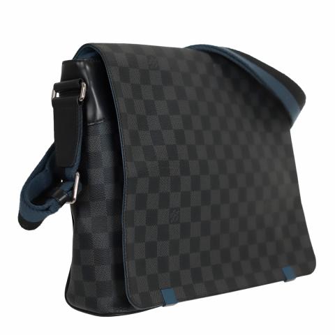 Louis Vuitton District mm Damier Graphite Messenger Bag Black