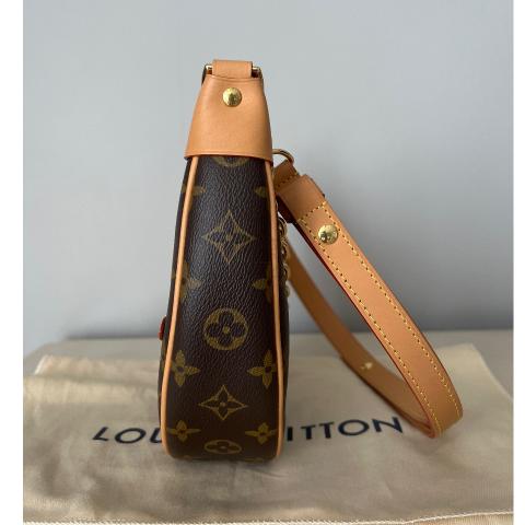 Louis Vuitton Loop Handbag Monogram Canvas Brown 22176376