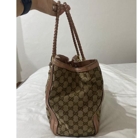 Gucci 247209 sales