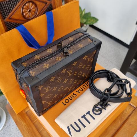 Louis Vuitton Soft Trunk Phone Box Bag Brown Cloth ref.242786