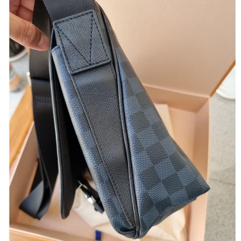 LOUIS Vuitton Matchpoint Messenger Shoulder Bag, Fesyen Pria, Tas & Dompet  , Tas Selempang di Carousell