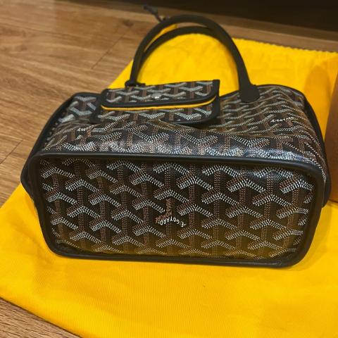 Goyard Black And Brown Chevroches Calfskin And Goyardine Canvas Anjou Mini  Bag Palladium Hardware, 2017 Available For Immediate Sale At Sotheby's