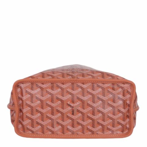 Orange you in love with this pop of color? 🍊😆 Go hunt this Mini Anjou and  other Goyard pieces only on HuntStreet.com