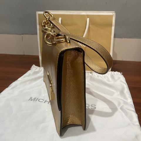 Large Product Preview Image 3