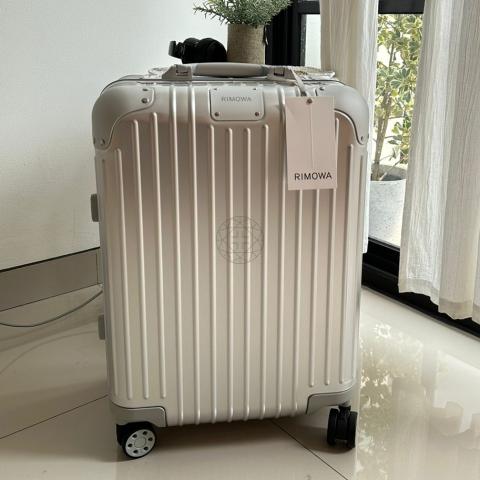 Sell Rimowa Original Cabin Size Suitcase - Silver