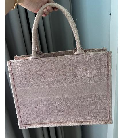 Dior book tote online cannage