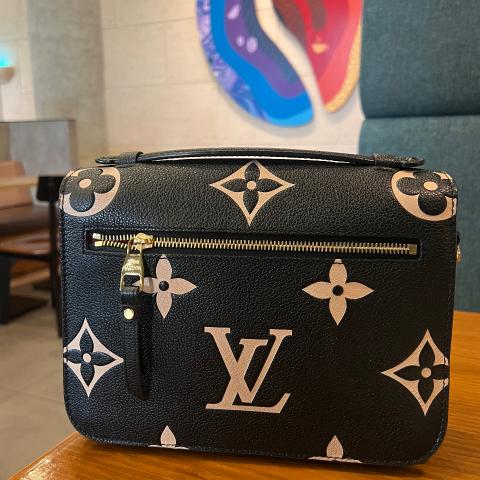 Louis Vuitton Crafty Pochette Metis Black