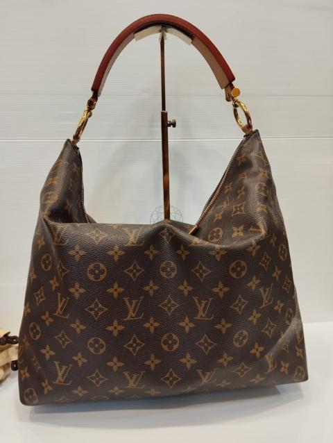 Louis Vuitton sully MM review and what's in my bag! 