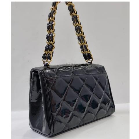 63706 Chanel Vintage Slit Pocket Shoulder Bag Quilted Patent Small