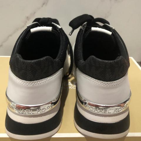 Large Product Preview Image 4
