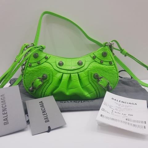 Large Product Preview Image 4