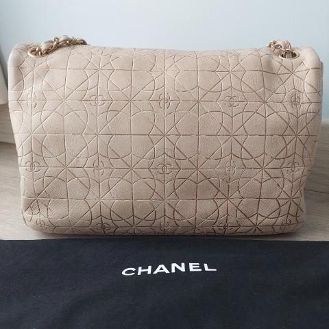 Large Product Preview Image 2