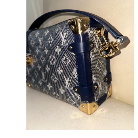 Louis vuitton bag discount with blue strap