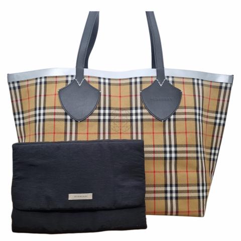 Burberry reversible tote discount sale