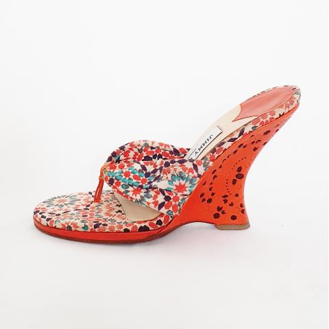 再値下げ⭐︎JIMMY CHOO オレンジ ミュール 37 Sell Jimmy Choo Floral Wedges - Orange | HuntStreet.com