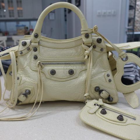 Large Product Preview Image 5