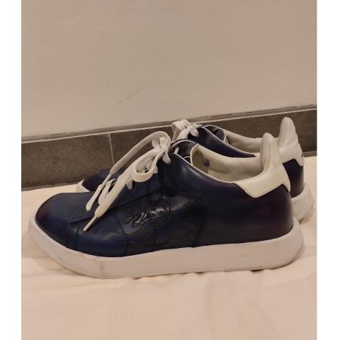 Large Product Preview Image 3