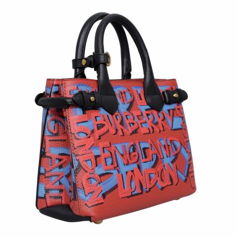 Burberry graffiti purse hotsell