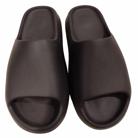 yeezy sandals black