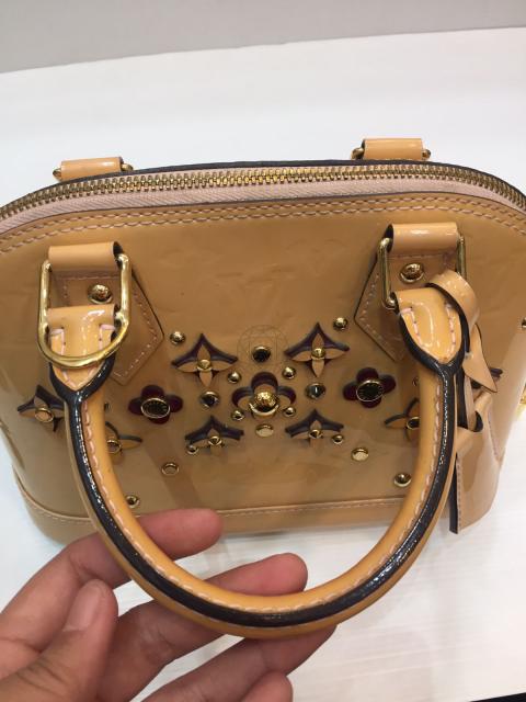 Large Product Preview Image 19