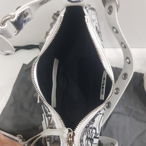 Large Product Preview Image 11