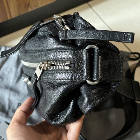 Sell Balenciaga Classic Neo Lift Hip Bag - Black | HuntStreet.com