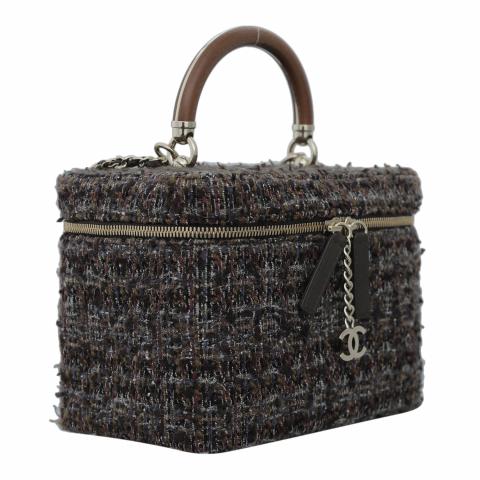 シャネル/CHANEL B13B 箱 イヤホンジャック マメ有 シャネル/CHANEL B13B 箱 イヤホンジャック マメ有 - メルカリ