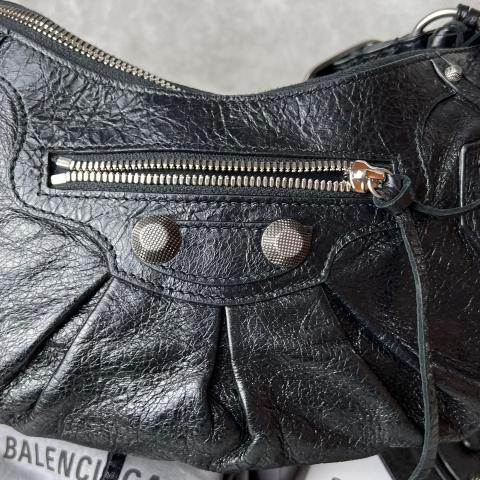 Large Product Preview Image 3