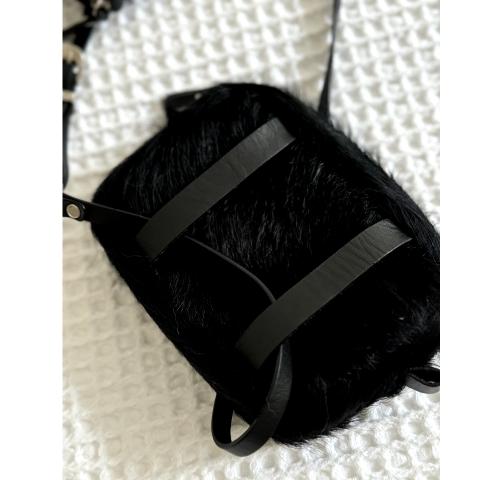 新品未使用 TOGA PULLA Fur Bag Toga Pulla - Brown Hand Faux-Fur Bag