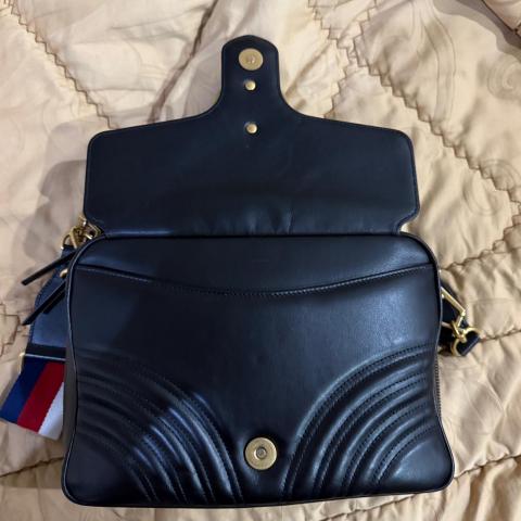 Large Product Preview Image 3
