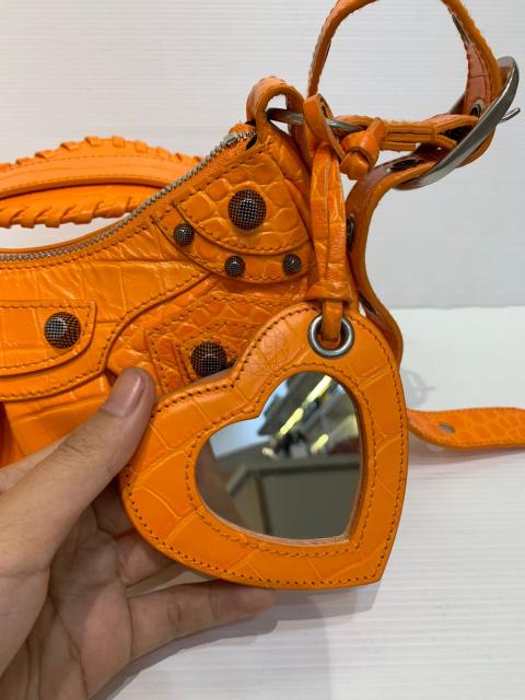 Large Product Preview Image 12
