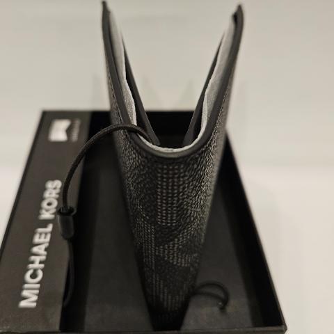 Large Product Preview Image 5