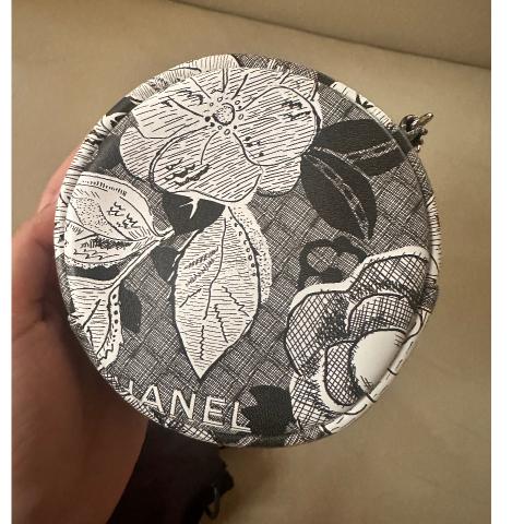 Large Product Preview Image 2