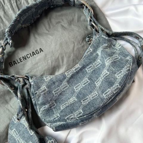 Large Product Preview Image 2