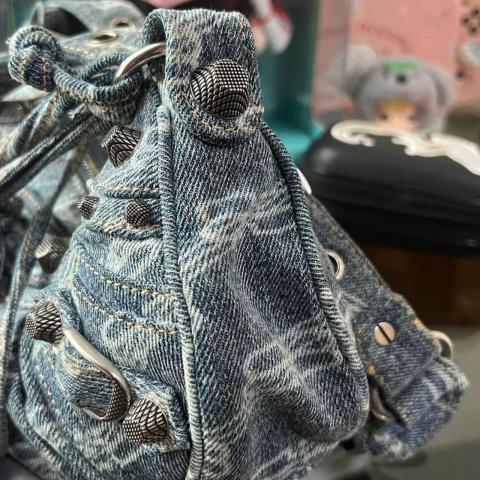 Large Product Preview Image 3