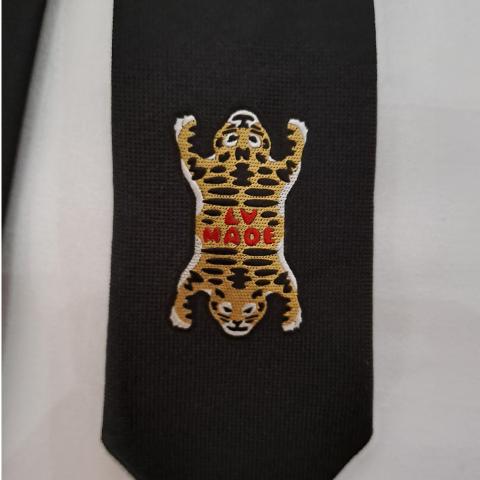 ルイヴィトン ネクタイ NIGO タイガー 虎刺繍 限定品 Sell Louis Vuitton X Nigo Tiger Tie - Black | HuntStreet.com