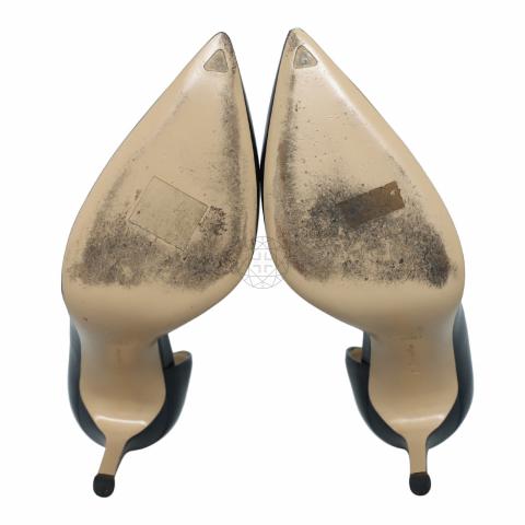 Sell Gianvito Rossi Leather Pointed Pumps - Dark Blue
